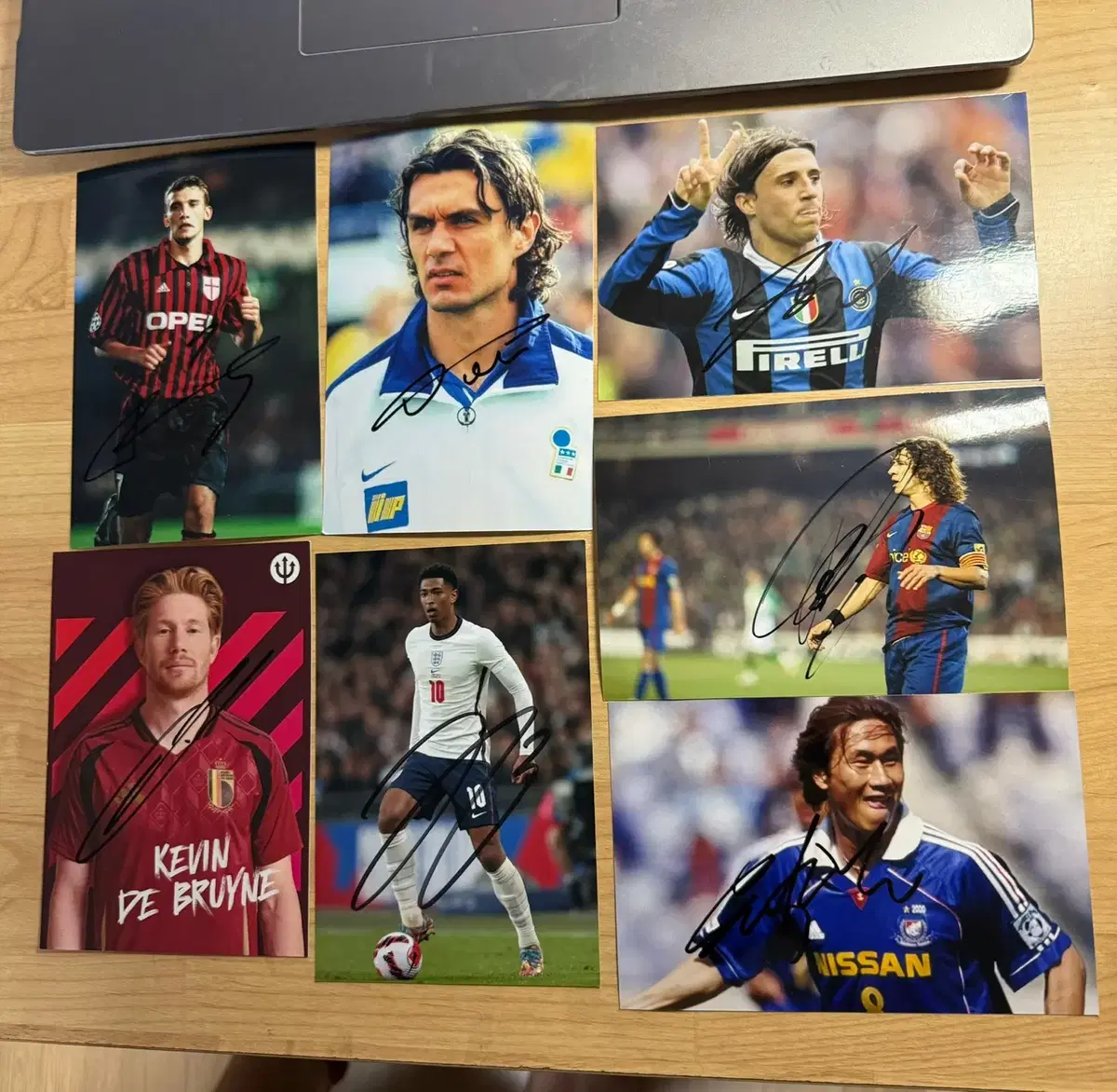 お得]サッカー選手の直筆サイン入り4x6写真